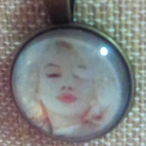 Miss Monroe, young, Cabochon Necklace